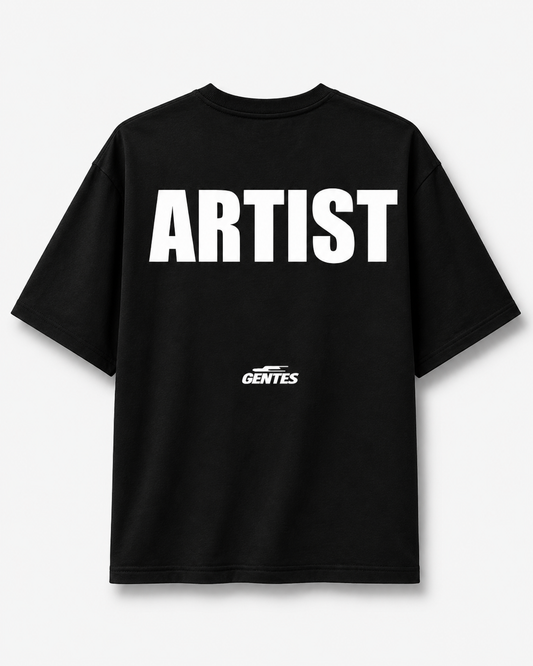 T-shirt Oversize épais aux manches mi-longues. Design ARTIST et logo gentes. Vue de dos