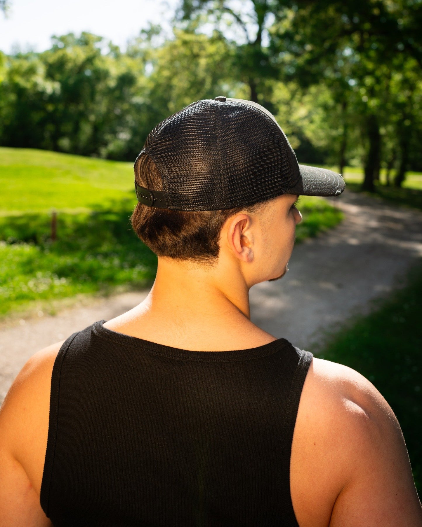 Casquette 128 battements par minute de 3/4 dos