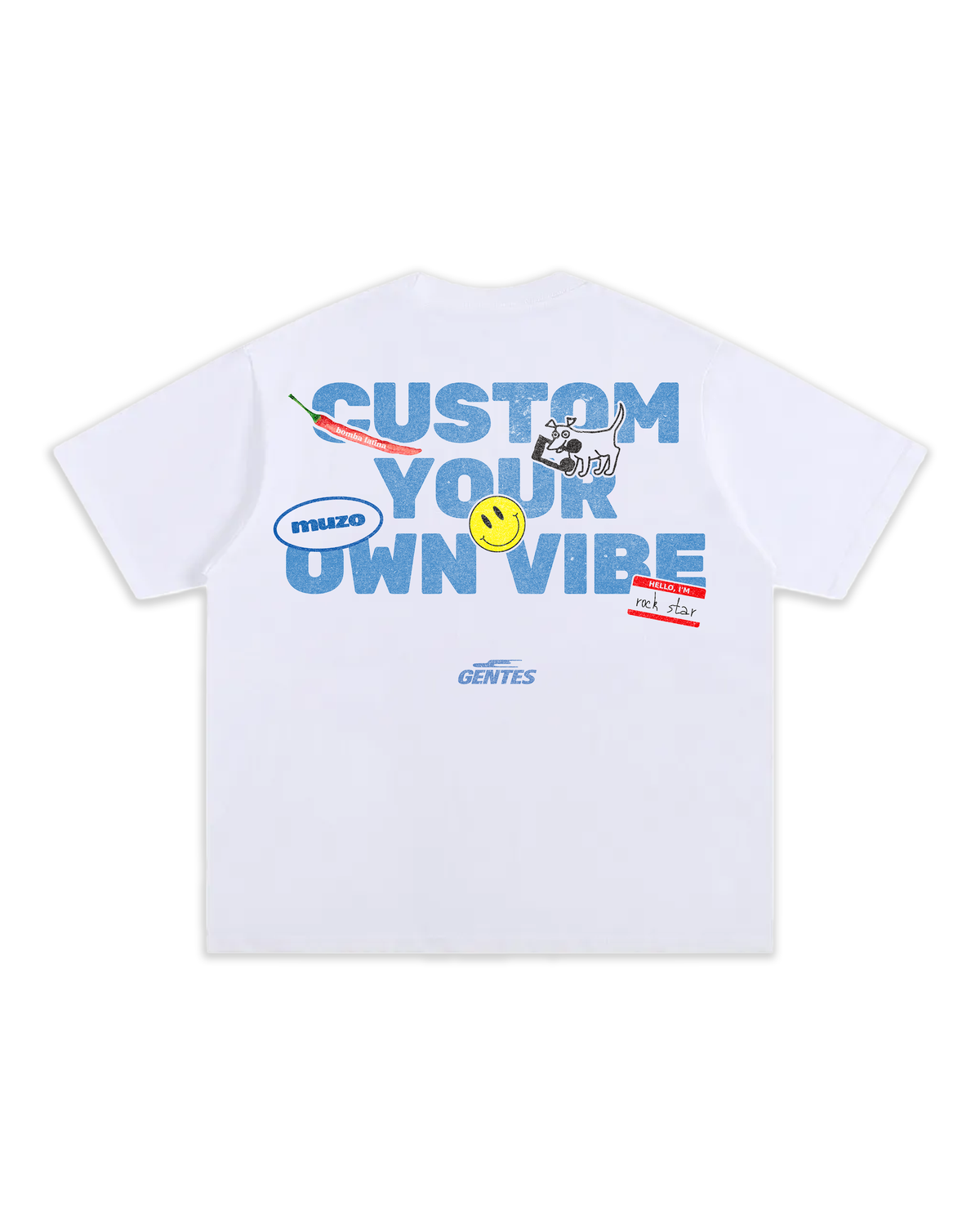 T-shirt GENTES Oversize épais aux manches mi-longues en collaboration avec la marque Muzo.
Logo Dos délavé avec la phrase en bleu: "CUSTOM YOUR OWN VIBE" et des stickers.