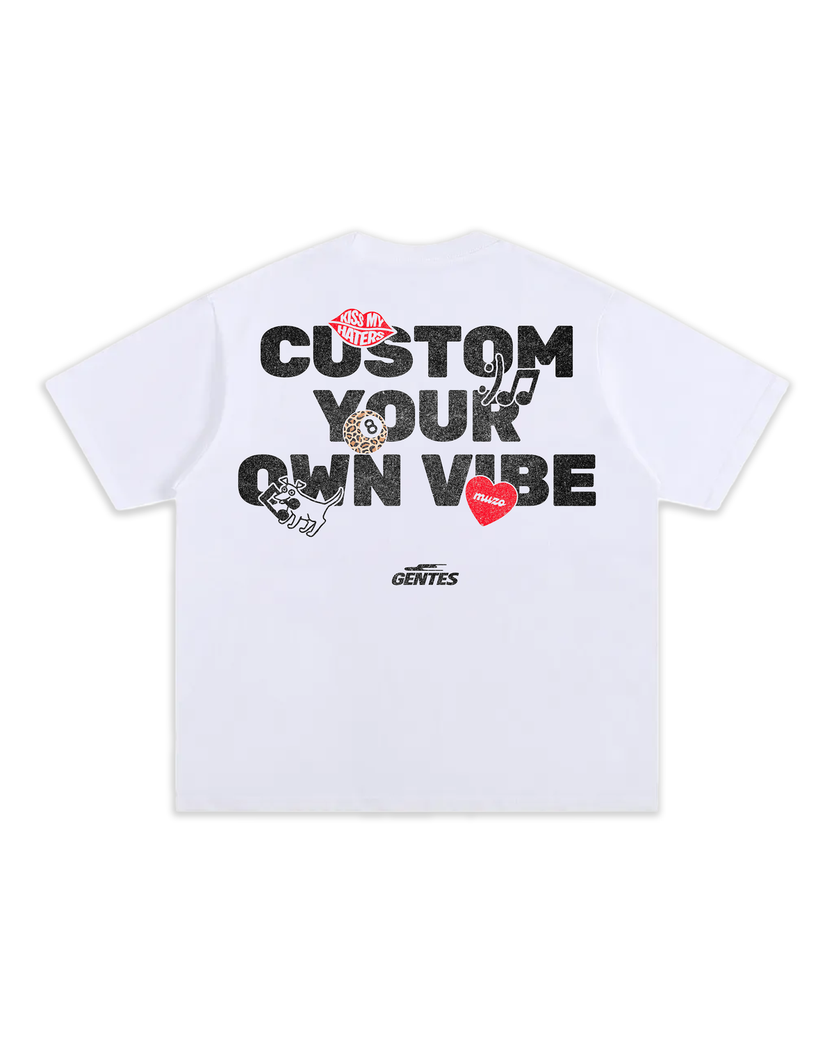 T-shirt GENTES Oversize épais aux manches mi-longues en collaboration avec la marque Muzo.
Logo Dos délavé avec la phrase en noire: "CUSTOM YOUR OWN VIBE" et des stickers.